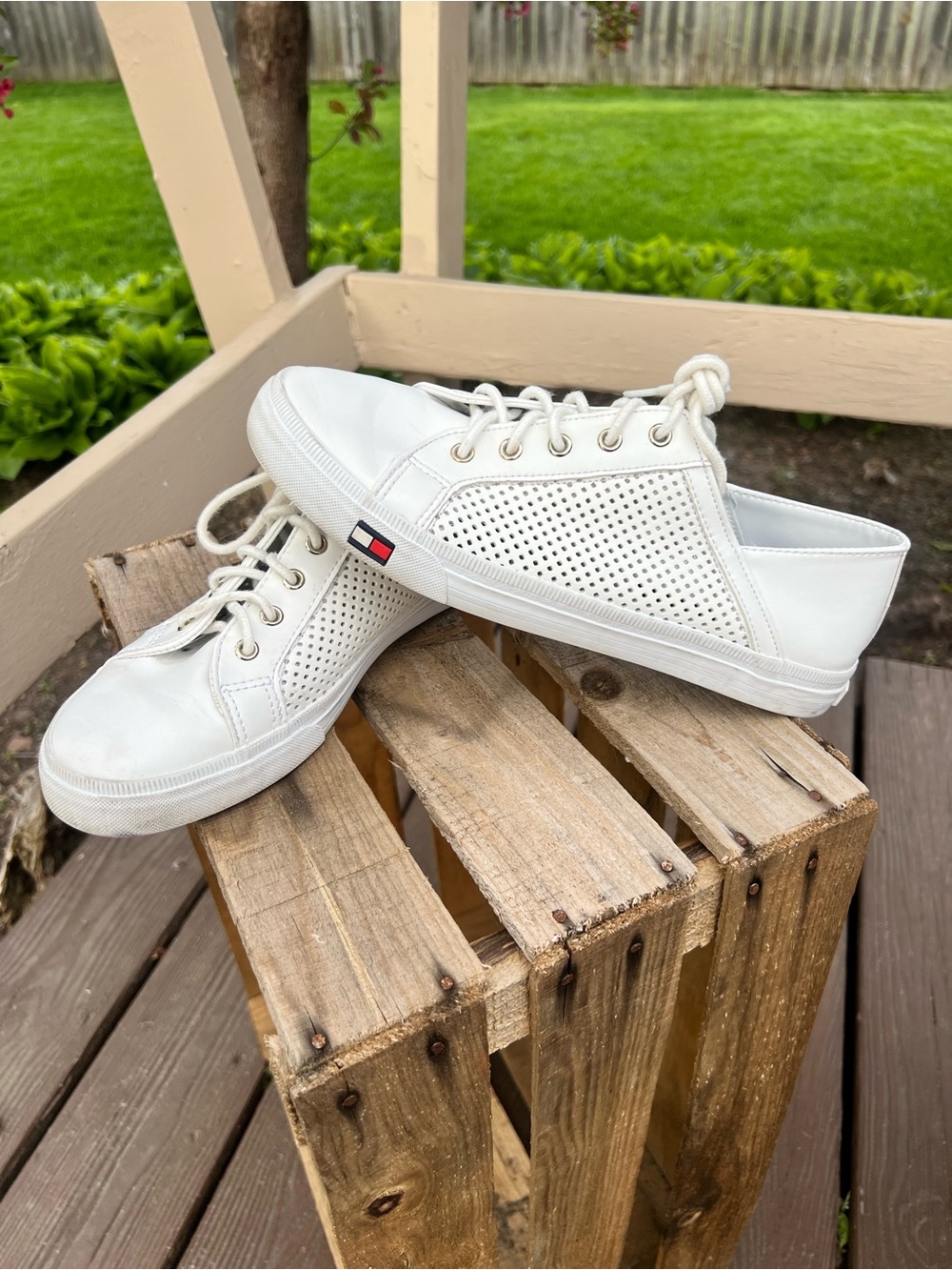 Tommy Hilfiger White Perforated Lace-Up Sneakers | Size 8.5